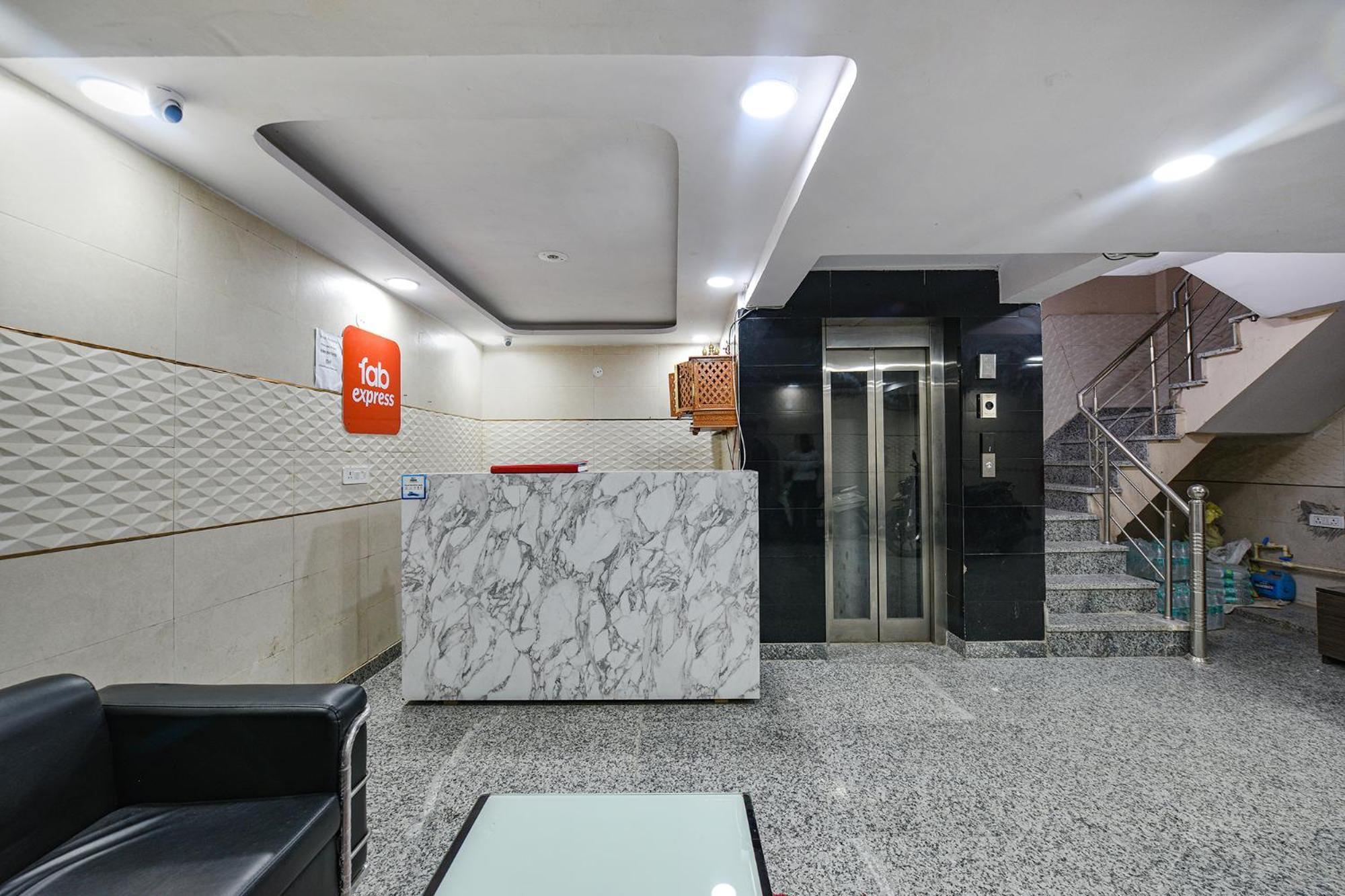 Fabexpress Unicon Hotel New Delhi Buitenkant foto